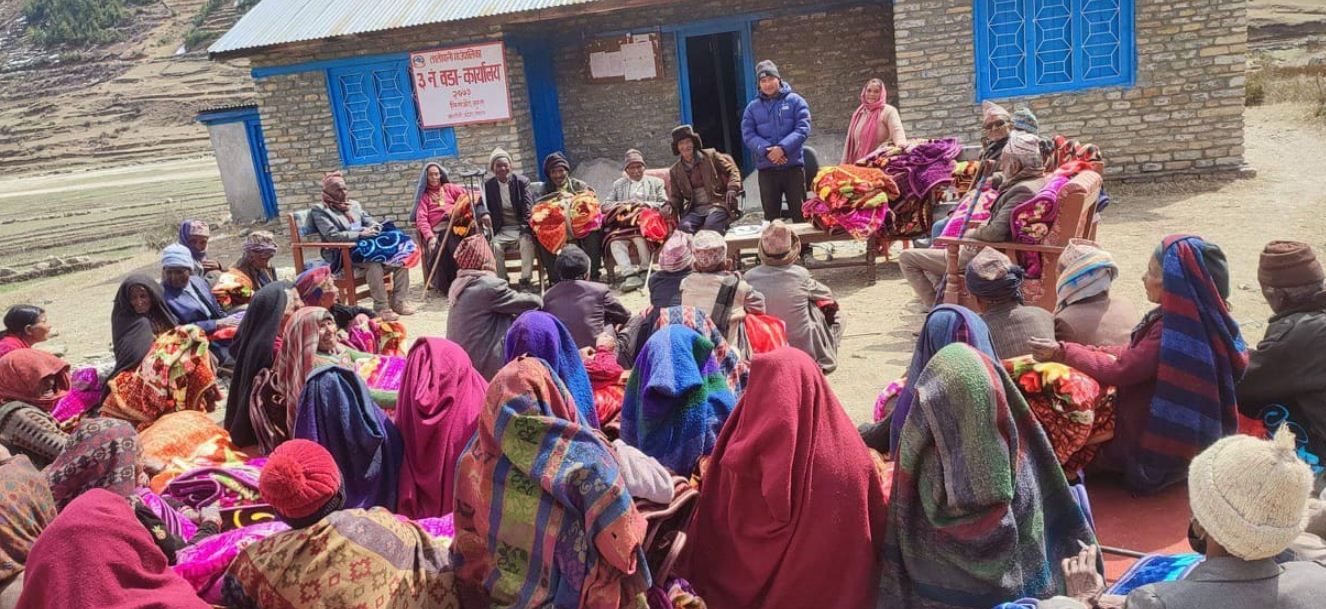 तातोपानीका वृद्धवृद्धालाई कम्बल